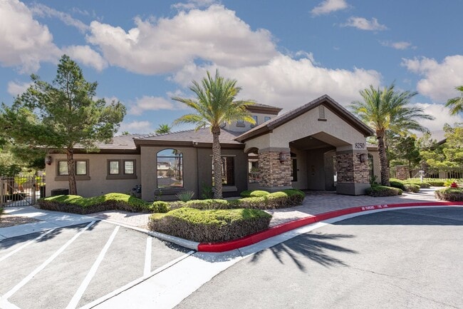 Building Photo - MOVE IN SPECIAL - 1st month HALF OFF!!!