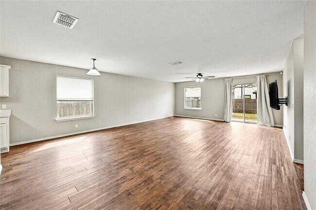 Building Photo - 6813 Sabrina Dr