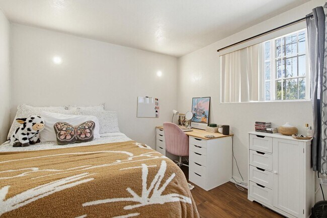 Building Photo - Spacious 5BR Home Near SDSU – Ideal for Students or Families