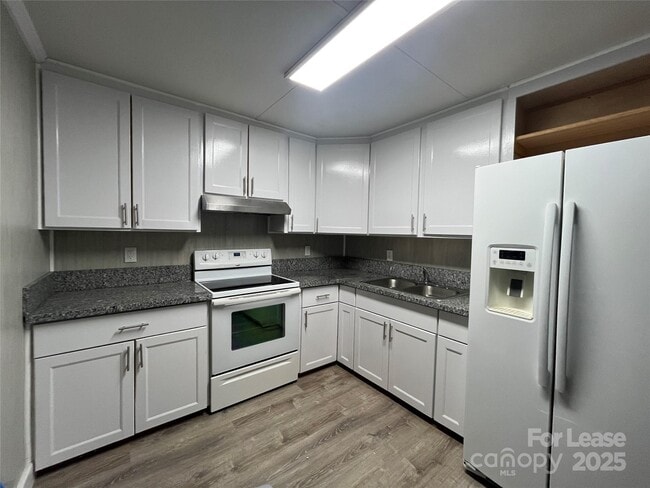 Building Photo - 4723 Linden St