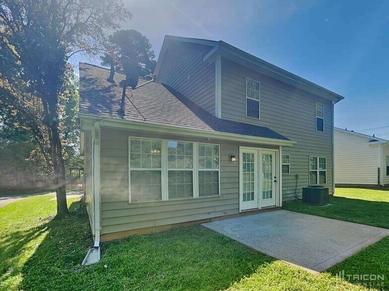 Building Photo - 9605 Kenneth Glenn Dr