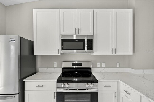 Building Photo - 10610 Boyette Creek Blvd