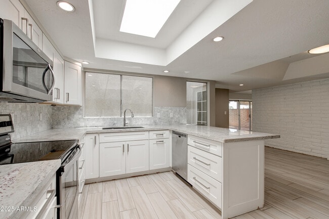 Building Photo - 5321 N 79th Way