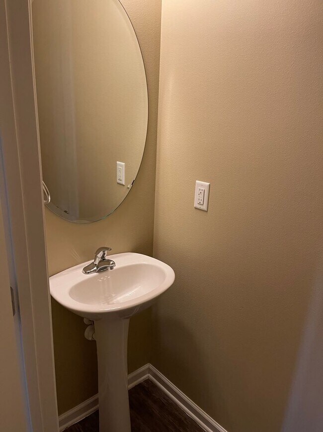 Building Photo - Great Home Available Johnston Schools