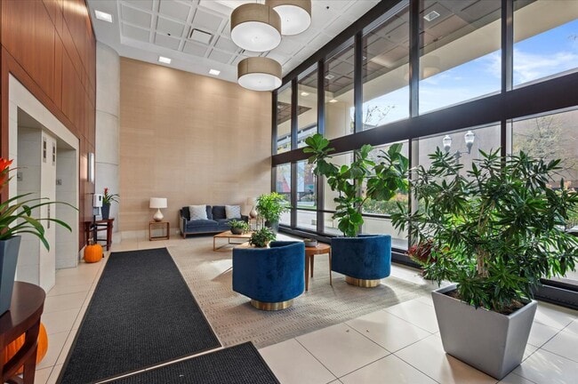 Building Photo - 127 Greyrock Pl