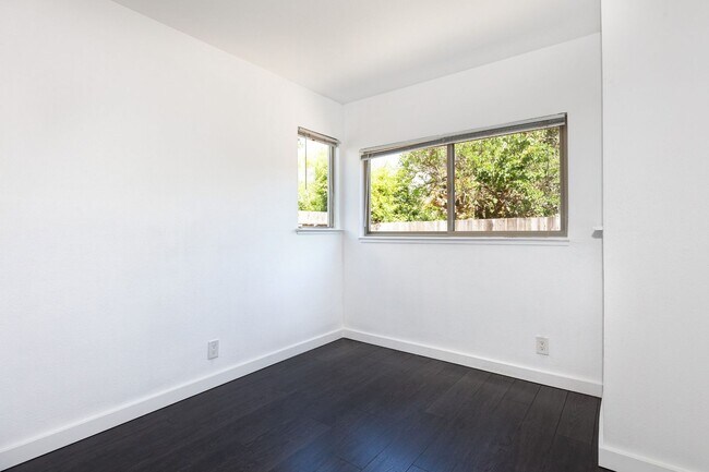 Building Photo - 2231 Ward St