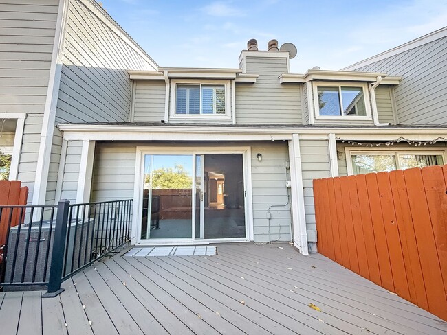 Building Photo - $0 DEPOSIT OPTION. CHARMING TWO-STORY TOWN...