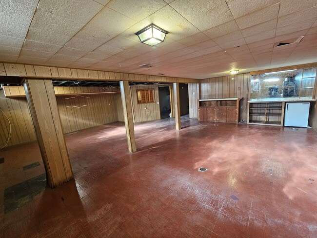 Building Photo - Come see your new home!