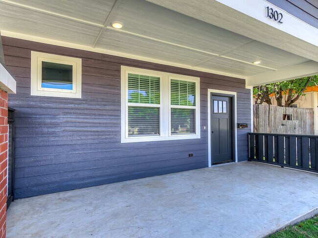 Building Photo - Brand New Duplex + 3 bedrooms + 2 bathrooms + 1 car garage + Prime OKC Location + All Applicances