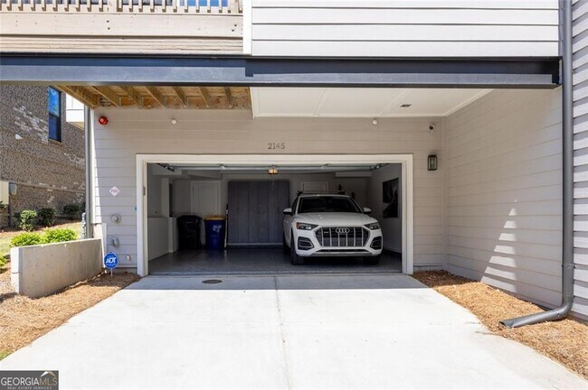 Building Photo - 2145 Burnside Dr NW