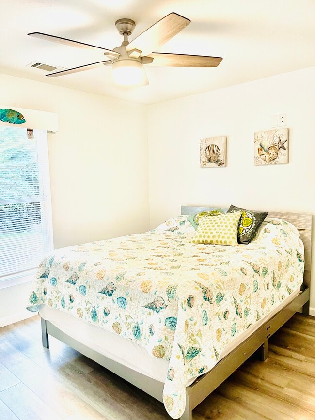 Building Photo - 905 4th Ave N