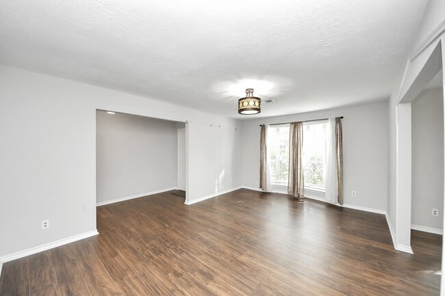 Building Photo - 15135 Chipman Ln.