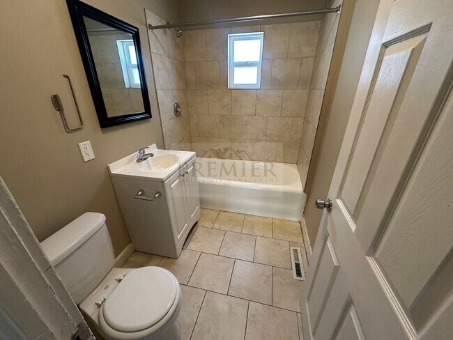 Building Photo - Rent $895 -5646 Lydia Ave, Kansas City, MO...
