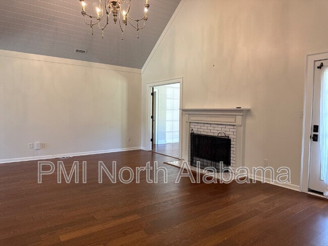 Building Photo - 2809 Willowick Tr SE