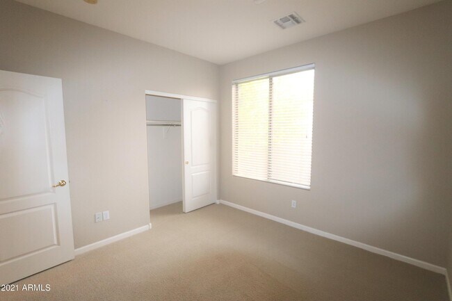 Building Photo - 2280 E Indian Wells Dr