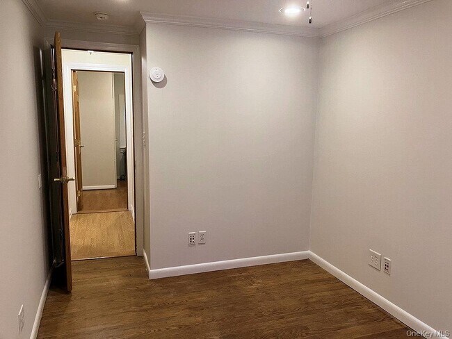 Building Photo - 1 Overlook Dr