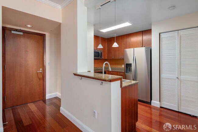 Building Photo - 246 2nd St