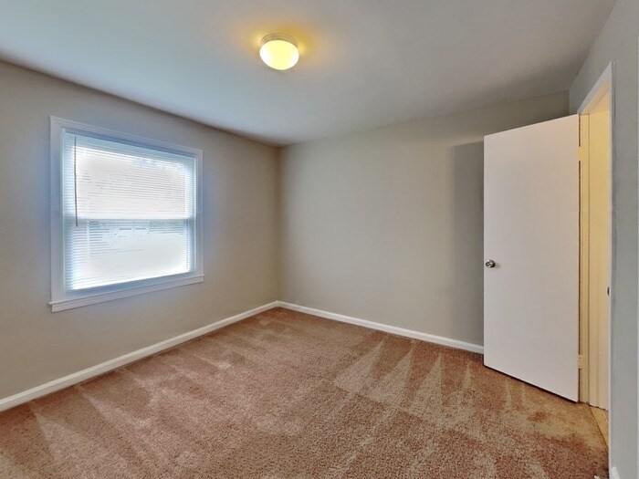 Building Photo - 1601 W Northgate St