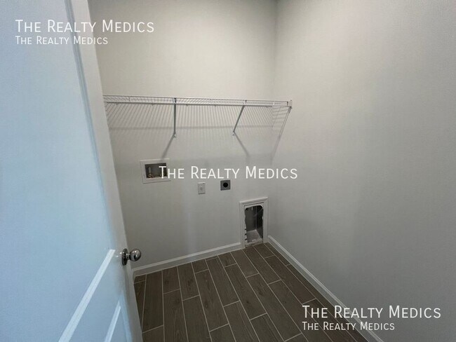 Building Photo - 9301 SW 58th Cir