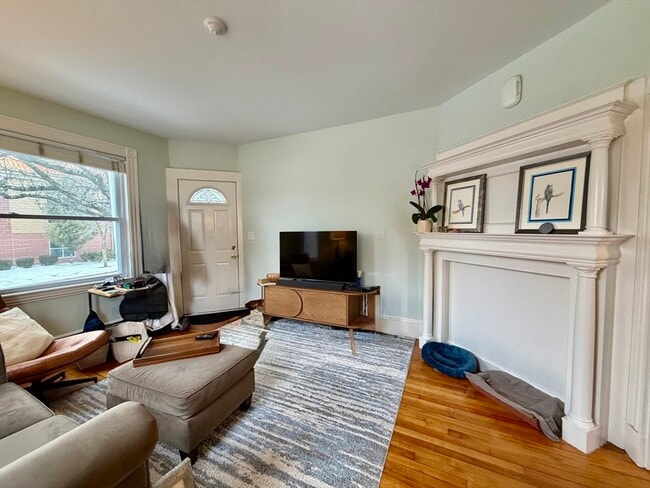 Building Photo - 6 Lexington St