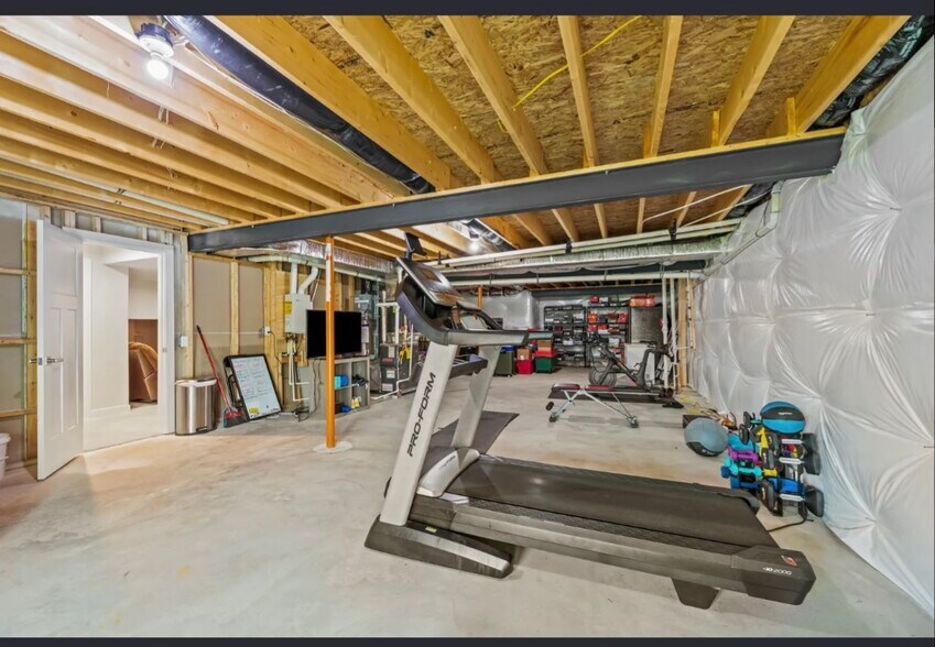 Building Photo - 107 Martha Washington Pky