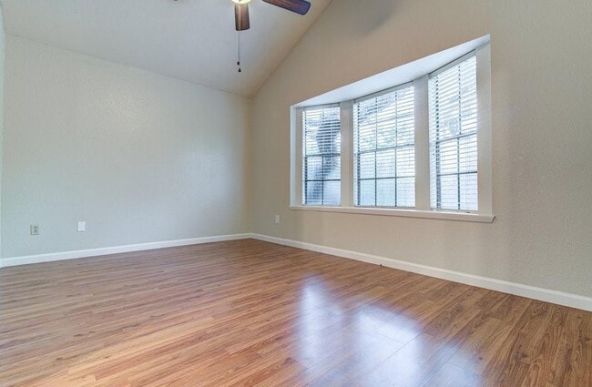 Building Photo - 1411 Gracy Farms Ln
