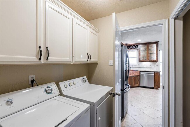 Building Photo - 2604 Bluebonnet Valley Dr