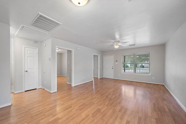 Building Photo - 3307 Angel Ln
