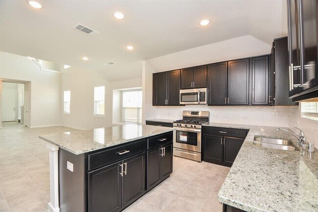 Building Photo - 7542 Coral Ter Dr