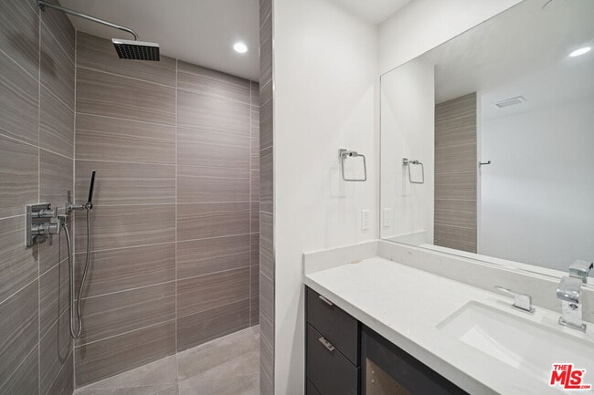 Building Photo - 1051 S Corning St