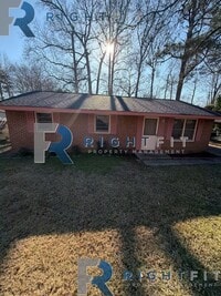Building Photo - 4768 Wellborn Dr