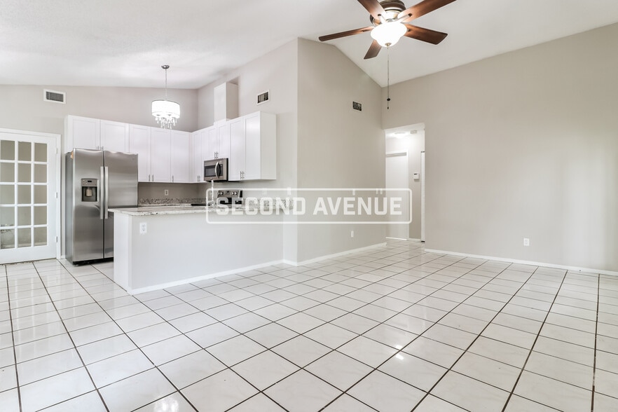 Building Photo - 12320 Cloverstone Dr