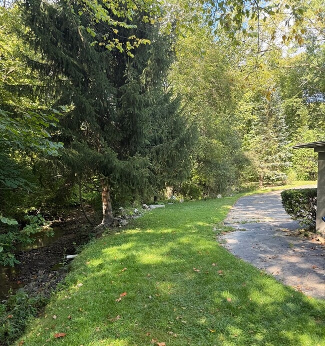 Building Photo - Spacious Mid-Century Modern Rental in Cant...
