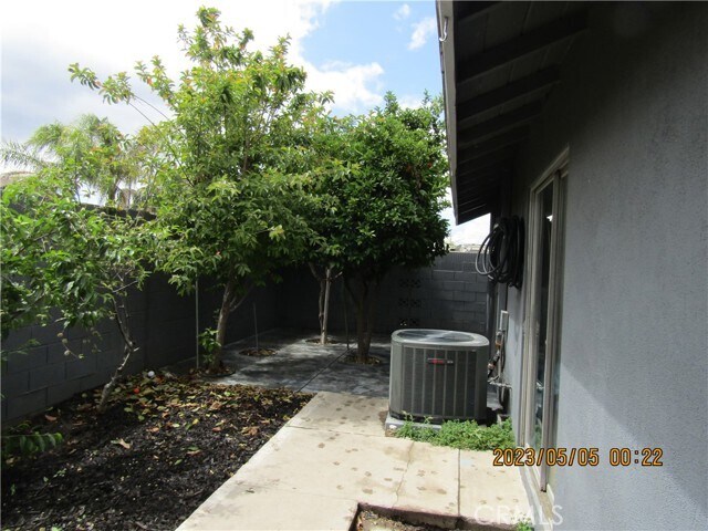 Building Photo - 1760 N Glenview Ave