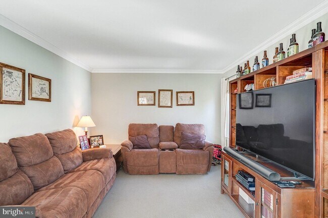 Building Photo - 6302 Shiplett Blvd