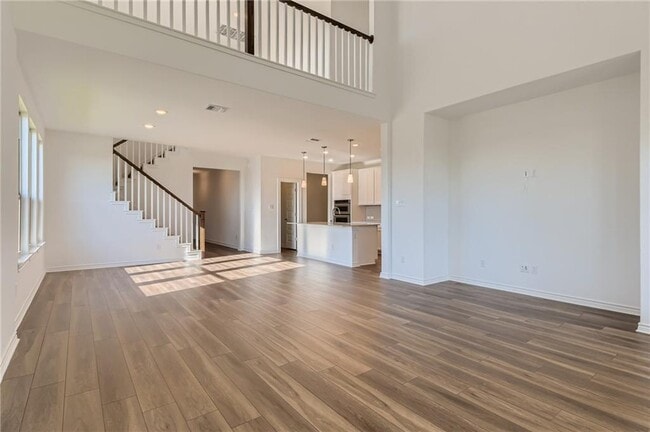 Building Photo - 102 White Aster Ct