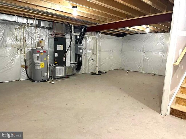 Building Photo - 420 Circle Dr