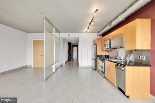 Building Photo - 1133 14th St NW