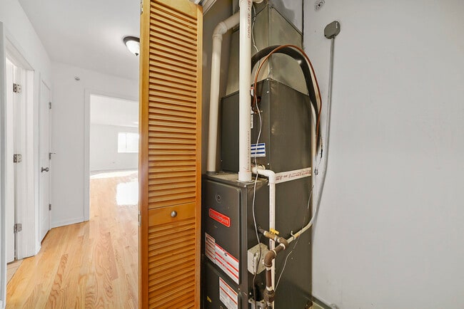 Building Photo - 13906 Central Park Ave