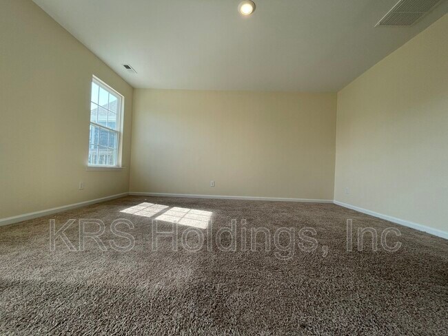 Building Photo - 1611 Independence Blvd