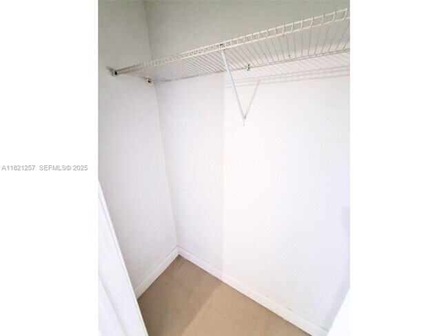 Building Photo - 1542 NE 109th St