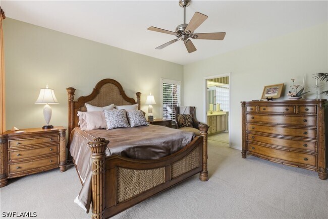 Building Photo - 27038 Oakwood Lake Dr