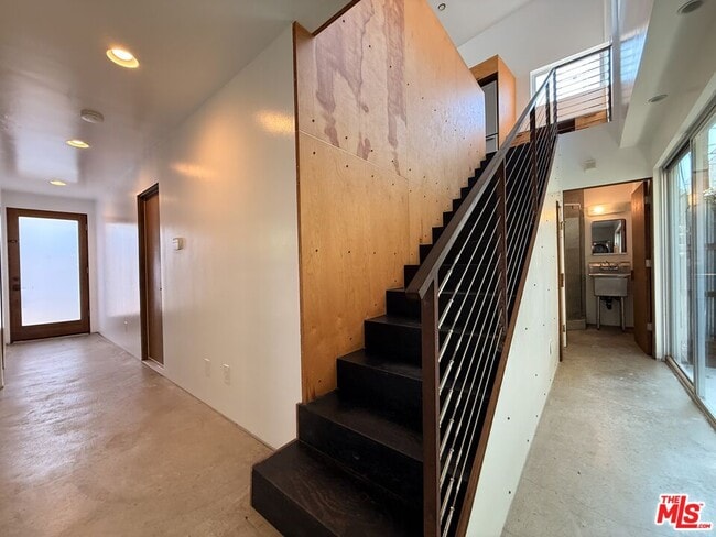 Building Photo - 1505 Linden Ave