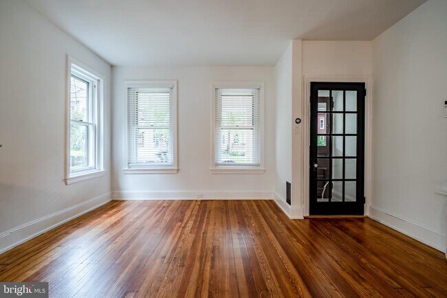 Building Photo - 310 W Biddle St