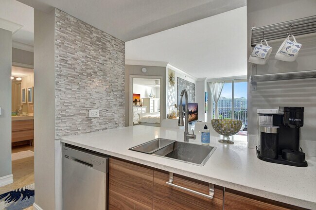 Building Photo - 99 SE Mizner Blvd