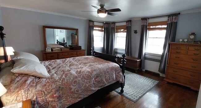 Building Photo - 10 Pine Point Rd