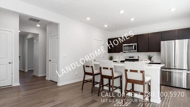 Building Photo - 163 Badger Pass