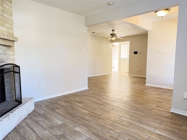 Building Photo - 2758 Foliage Green Dr