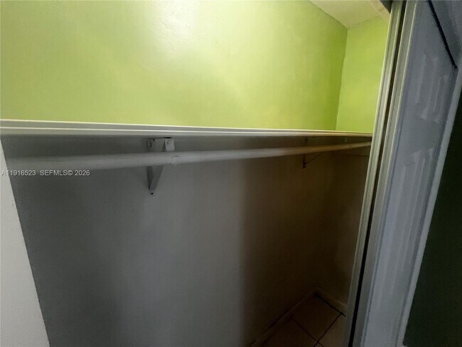 Building Photo - 11108 Peachtree Dr