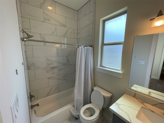 Building Photo - 5306 Eigel St